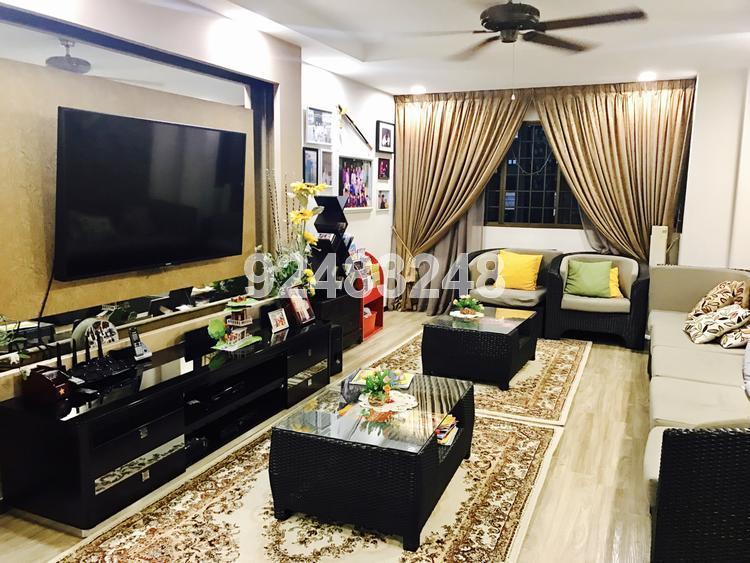 Woodlands Crescent thumbnail photo